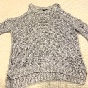 Open shoulder spring/summer sweater